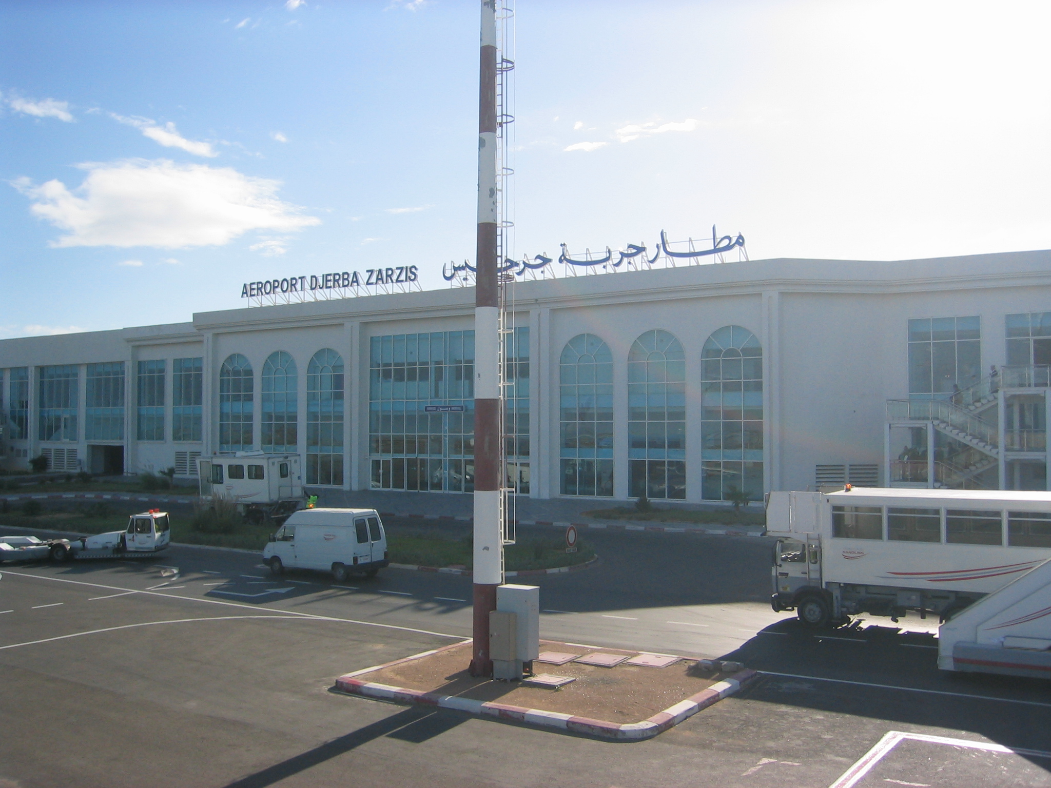 Djerba — Inside the airport 3